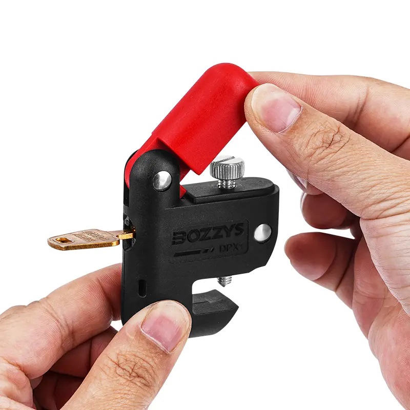 Блокиратор миниатюрных автоматов со встроенным замком DPX1 Блокиратор миниатюрных автоматов со встроенным замком DPX1